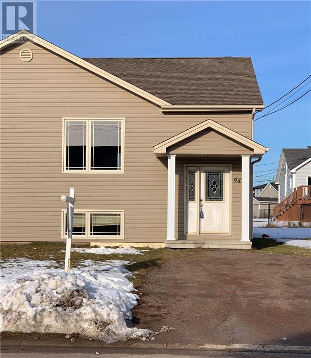 94 Jeannette, House semidetached with 3 bedrooms, 1 bathrooms and null parking in Dieppe NB | Card Image