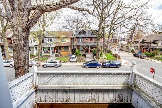 108 Kingsmount Park Rd, House semidetached with 4 bedrooms, 2 bathrooms and 0 parking in Toronto ON | Image 14