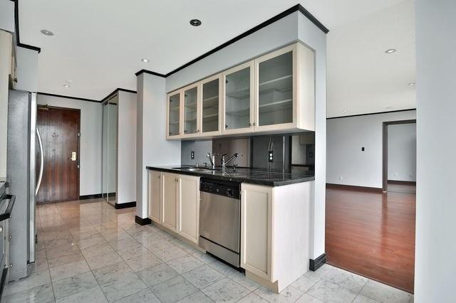 2905 - 156 Enfield Pl, Condo with 2 bedrooms, 2 bathrooms and 2 parking in Mississauga ON | Image 5
