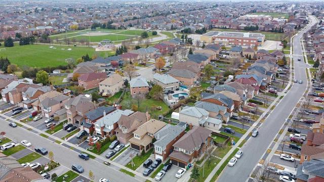 5 Chipmunk Cres, House detached with 3 bedrooms, 4 bathrooms and 6 parking in Brampton ON | Image 25