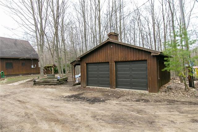 2096 Bruce Road 9, House detached with 3 bedrooms, 1 bathrooms and 12 parking in Northern Bruce Peninsula ON | Image 6