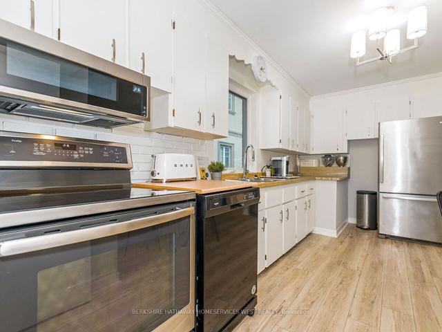 181 Shaver Ave N, House detached with 3 bedrooms, 2 bathrooms and 4 parking in Toronto ON | Image 7