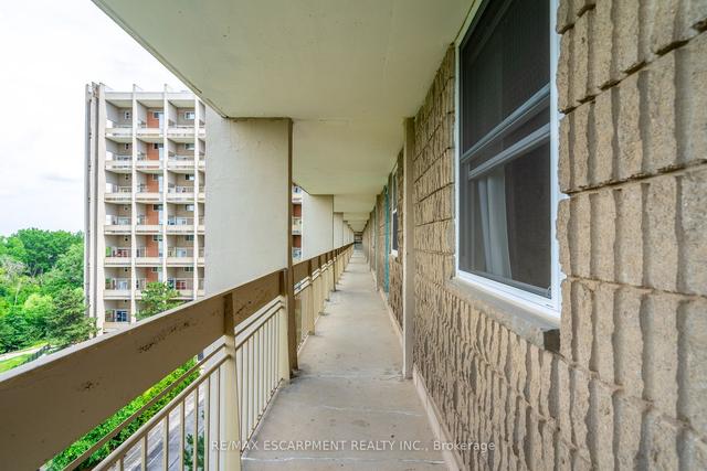 418 - 350 Quigley Rd, Condo with 3 bedrooms, 1 bathrooms and 1 parking in Hamilton ON | Image 16