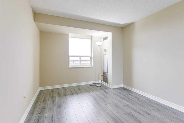 1403 - 30 Malta Ave, Condo with 3 bedrooms, 2 bathrooms and 1 parking in Brampton ON | Image 11