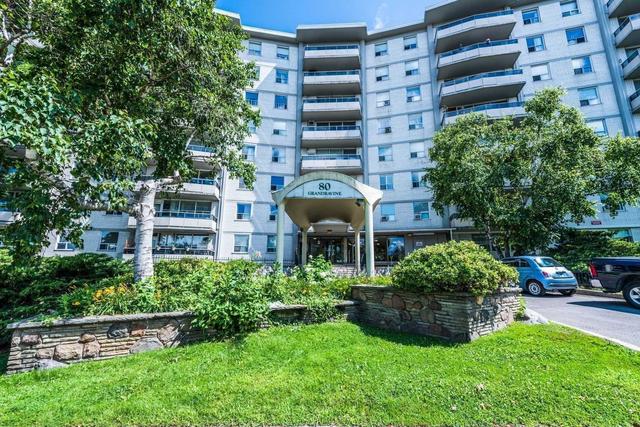 80 Grandravine Dr, Condo with 1 bedrooms, 1 bathrooms and 1 parking in Toronto ON | Image 1
