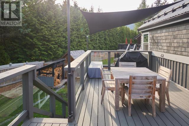 6307 Lorimer Road, House detached with 3 bedrooms, 2 bathrooms and 5 parking in Whistler BC | Image 13