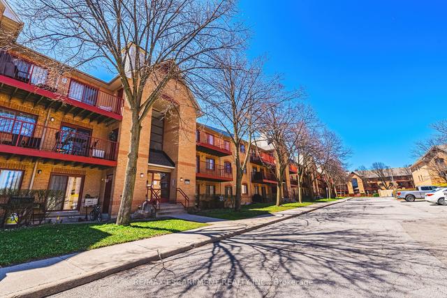 1333 - 1488 Pilgrims Way, Condo with 2 bedrooms, 1 bathrooms and 1 parking in Oakville ON | Image 15