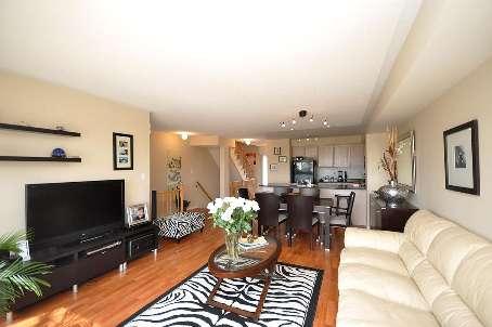 05 - 3975 Eglinton Ave W, Townhouse with 2 bedrooms, 3 bathrooms and 2 parking in Mississauga ON | Image 3