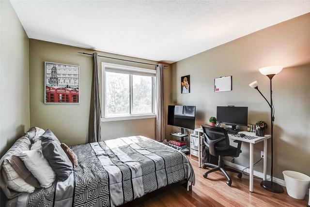 132 - 1058 Falgarwood Dr, Townhouse with 3 bedrooms, 2 bathrooms and 1 parking in Oakville ON | Image 5