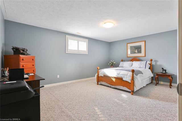 24 Zavarella Court, House detached with 2 bedrooms, 2 bathrooms and 6 parking in Brant ON | Image 29
