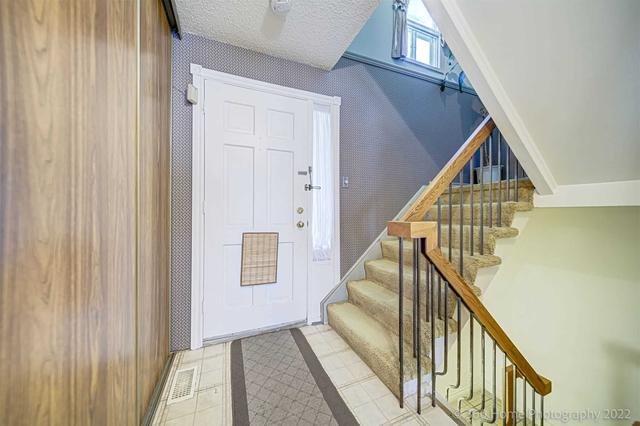 61 Croach Cres, House detached with 3 bedrooms, 3 bathrooms and 3 parking in Toronto ON | Image 13