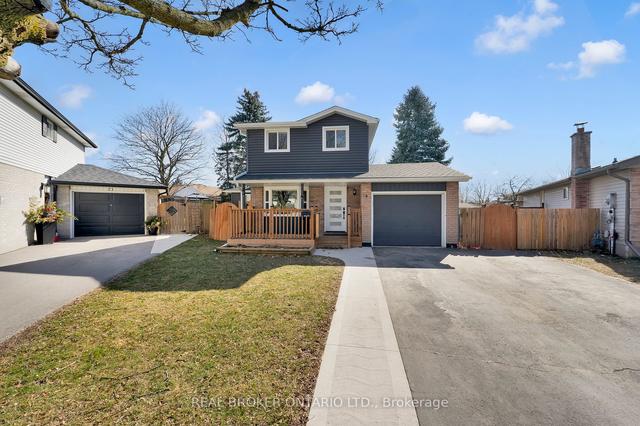 19 Hornby Crt, House detached with 3 bedrooms, 2 bathrooms and 5 parking in Cambridge ON | Image 1