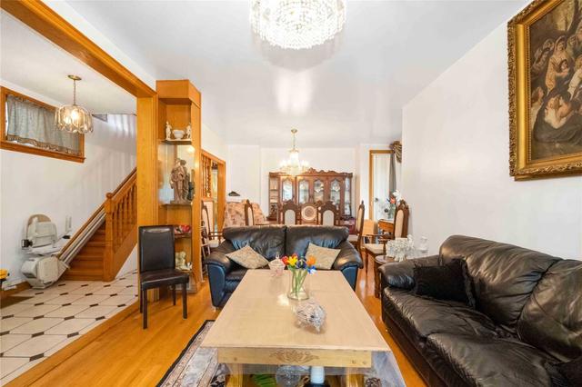 113 Chester Ave, House detached with 3 bedrooms, 2 bathrooms and 3 parking in Toronto ON | Image 16