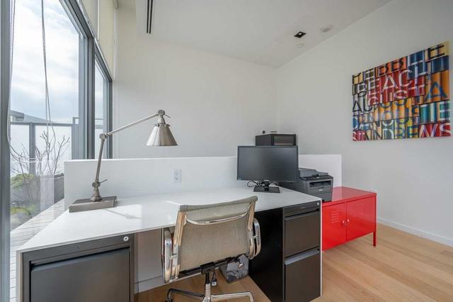 ph3 - 32 Trolley Cres, Condo with 2 bedrooms, 3 bathrooms and 2 parking in Toronto ON | Image 22