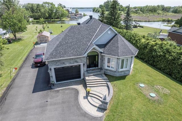 18648 County 2 Road, House detached with 2 bedrooms, 2 bathrooms and 6 parking in South Glengarry ON | Image 2
