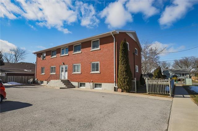 528 Scott Street, House detached with 0 bedrooms, 0 bathrooms and 7 parking in St. Catharines ON | Image 3