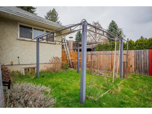 745 11th Avenue, House detached with 3 bedrooms, 2 bathrooms and 3 parking in Montrose BC | Image 28