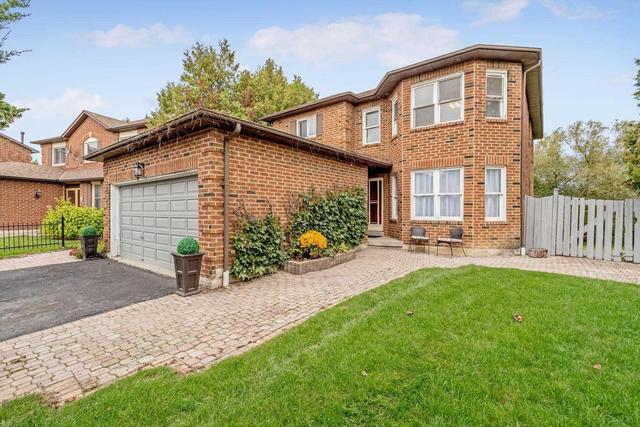 35 Brookdale Cres, House detached with 4 bedrooms, 4 bathrooms and 2 parking in Whitby ON | Image 1
