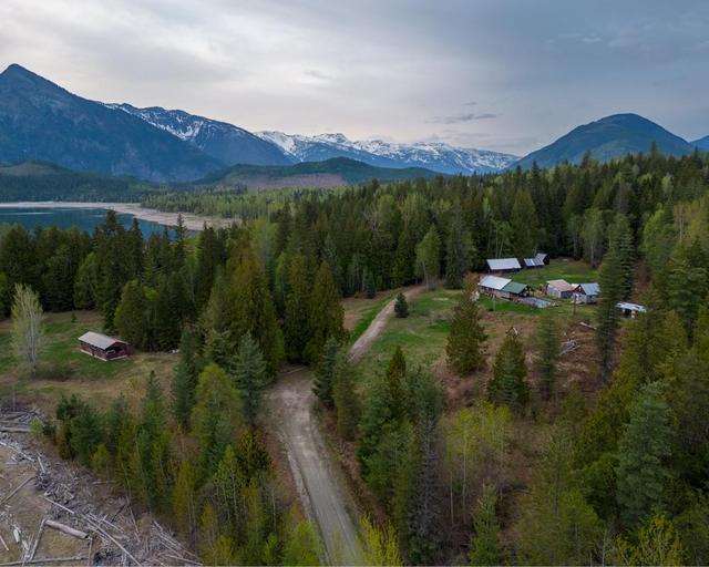 589 Sagacious Road, House detached with 2 bedrooms, 1 bathrooms and null parking in Columbia Shuswap B BC | Image 16