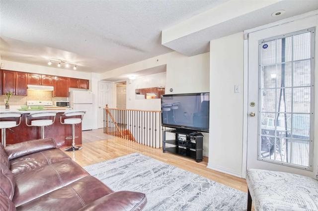 76 - 42 Pinery Tr, Townhouse with 3 bedrooms, 2 bathrooms and 2 parking in Toronto ON | Image 2