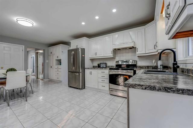 35 Carlos Crt, House detached with 3 bedrooms, 4 bathrooms and 5 parking in Cambridge ON | Image 6
