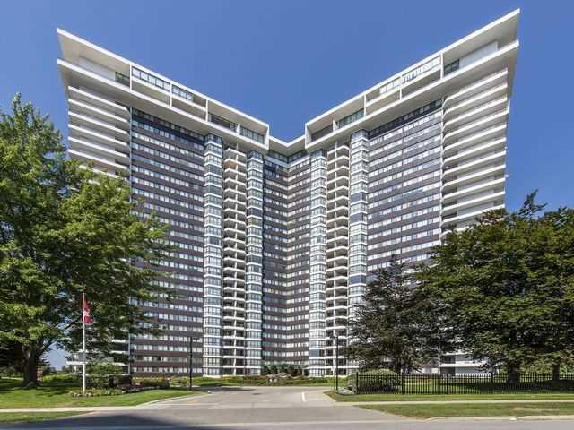 1004 - 1333 Bloor St, Condo with 3 bedrooms, 2 bathrooms and 1 parking in Mississauga ON | Image 1