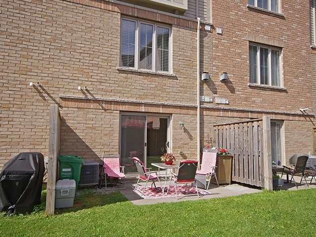 7 Soccavo Cres, Townhouse with 3 bedrooms, 4 bathrooms and 2 parking in Brampton ON | Image 9
