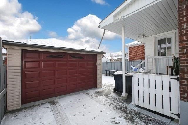 13 Birch Tree Cres, House detached with 3 bedrooms, 3 bathrooms and 5.5 parking in Toronto ON | Image 23
