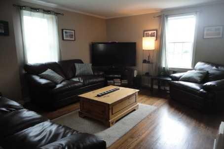 139 Durham St W, House detached with 3 bedrooms, 2 bathrooms and 4 parking in Kawartha Lakes ON | Image 4