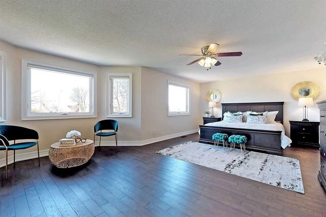 30 Timberline Tr, House detached with 4 bedrooms, 5 bathrooms and 4 parking in Aurora ON | Image 10