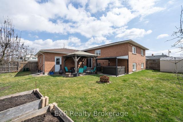 3901 Glenoaks Ave, House detached with 3 bedrooms, 3 bathrooms and 4 parking in Niagara Falls ON | Image 25