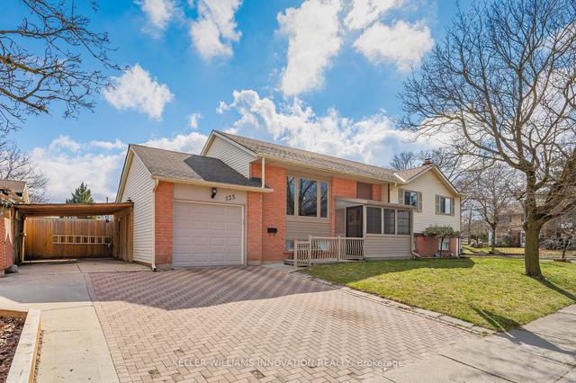 135 Angela Cres, House detached with 2 bedrooms, 2 bathrooms and 4 parking in Cambridge ON | Image 1