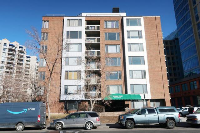 560, - 301 8 Street Sw, Condo with 1 bedrooms, 1 bathrooms and 1 parking in Calgary AB | Card Image