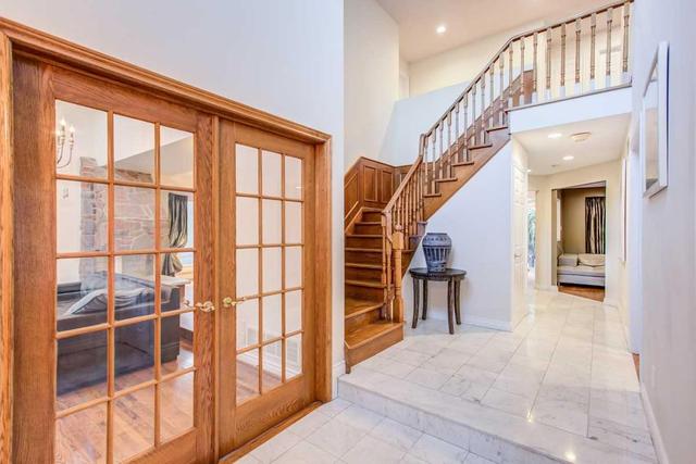21 Equestrian Crt, House detached with 4 bedrooms, 4 bathrooms and 4 parking in Toronto ON | Image 3