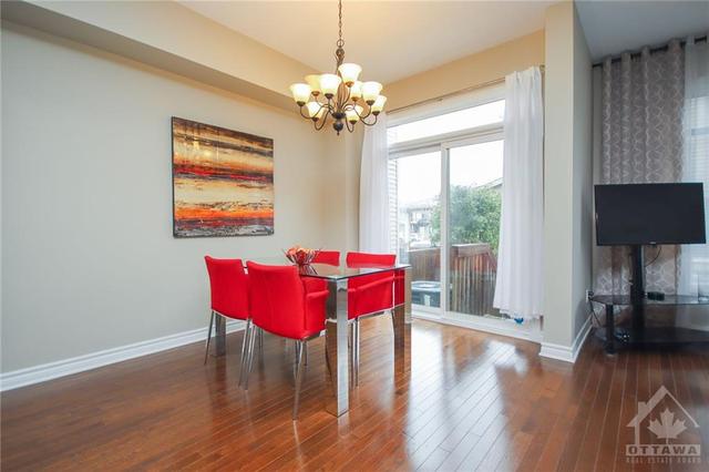 213 Butterfly Walk, Townhouse with 3 bedrooms, 2 bathrooms and 3 parking in Ottawa ON | Image 8