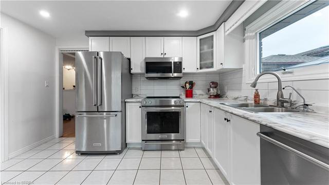47 Ruffian Road, House detached with 3 bedrooms, 2 bathrooms and 5 parking in Brantford ON | Image 2