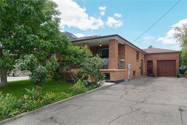6 Westdale Dr, House detached with 3 bedrooms, 3 bathrooms and 8 parking in Toronto ON | Image 1