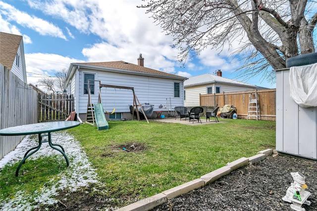 58 Chelsea St, House detached with 3 bedrooms, 2 bathrooms and 2 parking in St. Catharines ON | Image 32