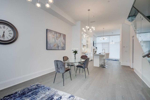Th07 - 101 Erskine Ave, Townhouse with 3 bedrooms, 4 bathrooms and 3 parking in Toronto ON | Image 2