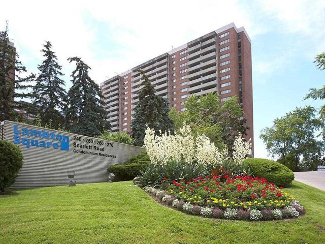 210 - 260 Scarlett Rd, Condo with 3 bedrooms, 2 bathrooms and 1 parking in Toronto ON | Image 1