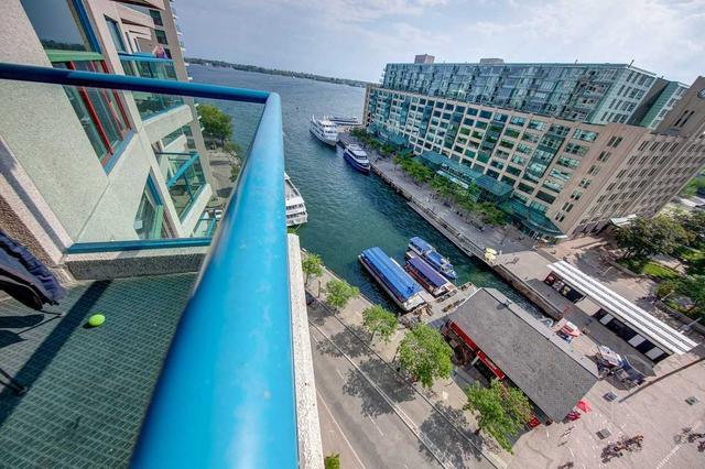 1312 - 77 Harbour Sq, Condo with 2 bedrooms, 2 bathrooms and 1 parking in Toronto ON | Image 13