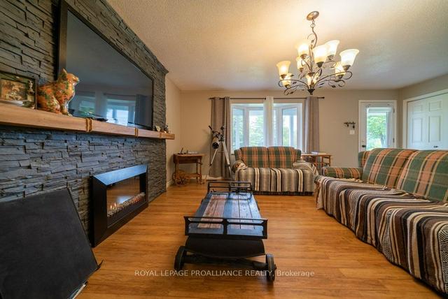 18776 Highway 41, House detached with 2 bedrooms, 2 bathrooms and 8 parking in Addington Highlands ON | Image 2