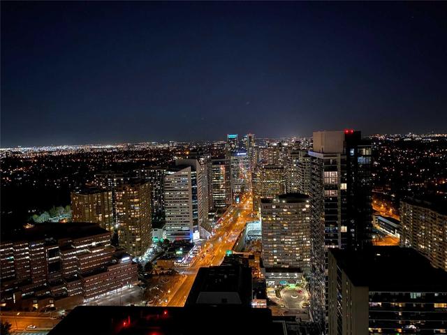 3822 - 5 Sheppard Ave, Condo with 2 bedrooms, 2 bathrooms and 1 parking in Toronto ON | Image 2