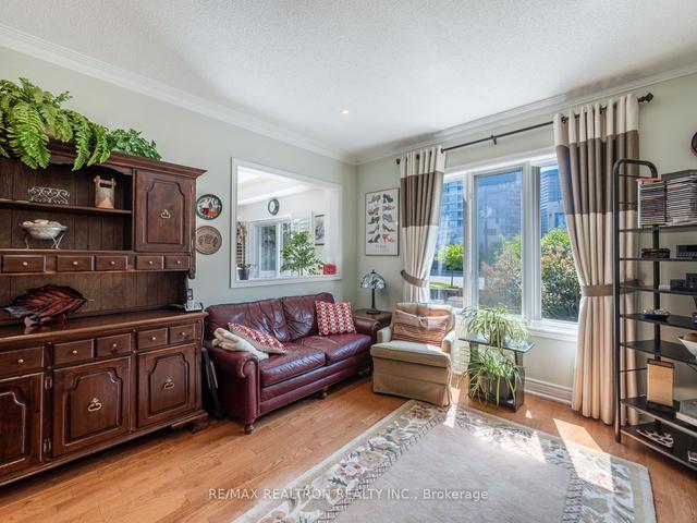 480 Kenneth Ave, House detached with 4 bedrooms, 4 bathrooms and 4 parking in Toronto ON | Image 5