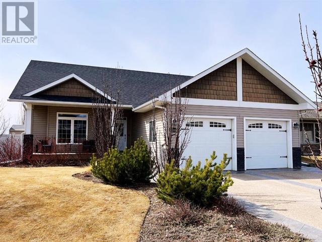 1010 30 Street, House detached with 5 bedrooms, 3 bathrooms and 5 parking in Wainwright AB | Image 2