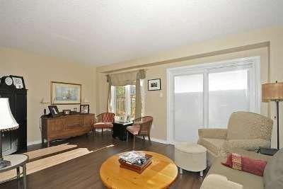27 Herkes Dr, House semidetached with 3 bedrooms, 3 bathrooms and 2 parking in Brampton ON | Image 2
