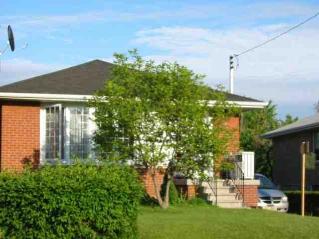 79 Dewey Dr, House detached with 3 bedrooms, 2 bathrooms and 7 parking in Toronto ON | Image 1