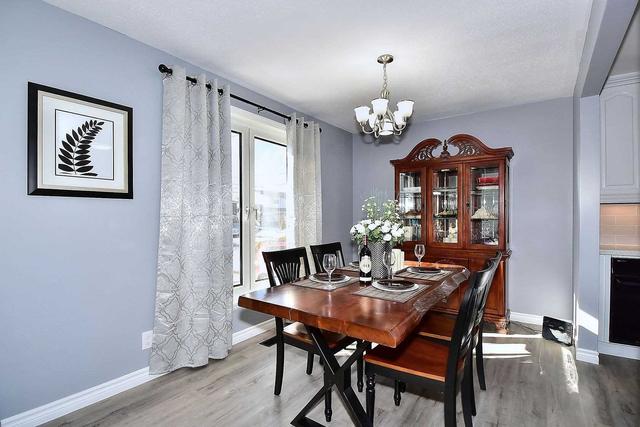 719 Yeremi St, House detached with 3 bedrooms, 2 bathrooms and 4 parking in Pickering ON | Image 2