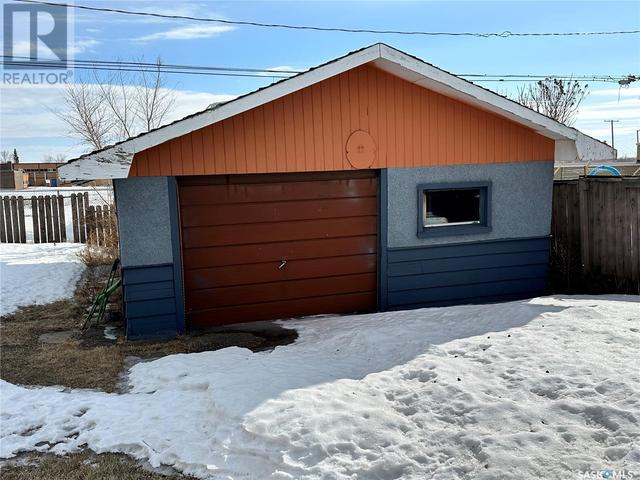 351 26th Street, House detached with 3 bedrooms, 2 bathrooms and null parking in Battleford SK | Image 4