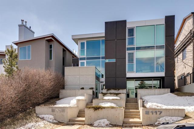 2115 29 Avenue Sw, Home with 2 bedrooms, 2 bathrooms and 1 parking in Calgary AB | Image 1